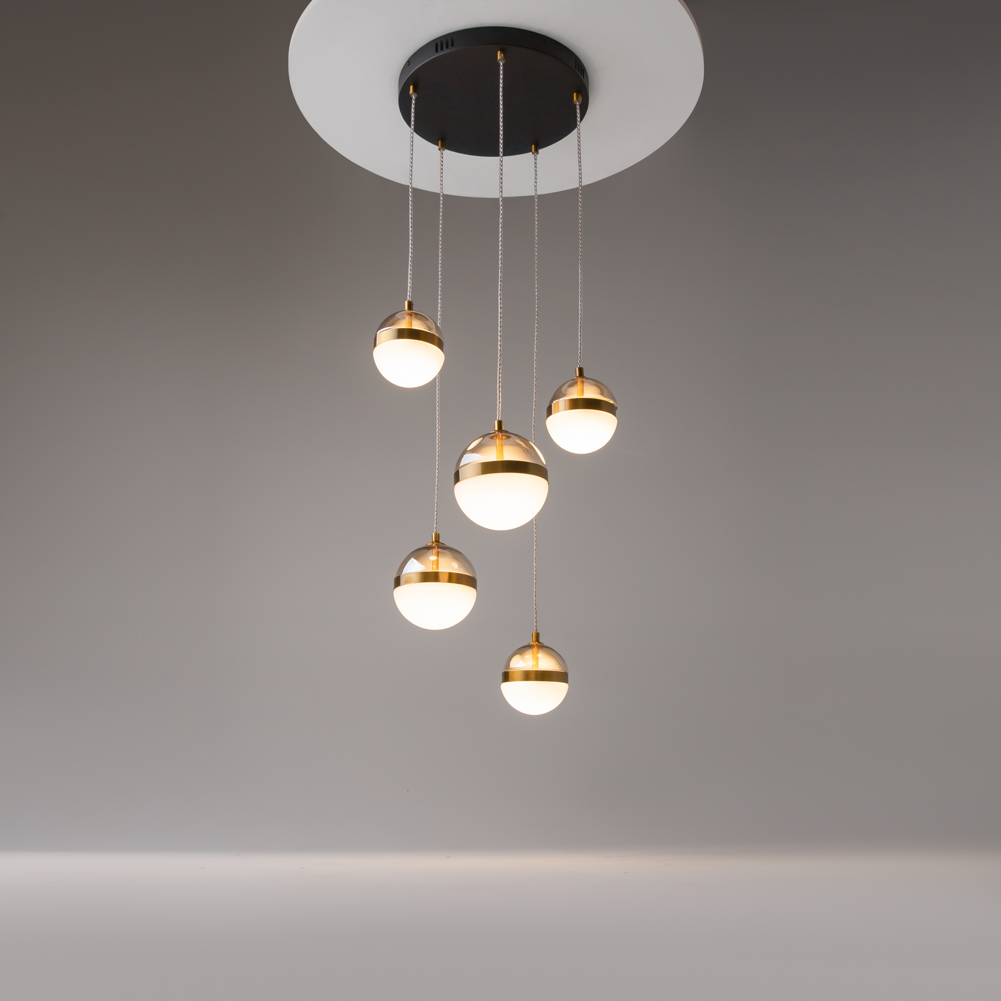 Дополнительная картинка Подвесной светильник Maytoni MOD295PL-L60BBS3K