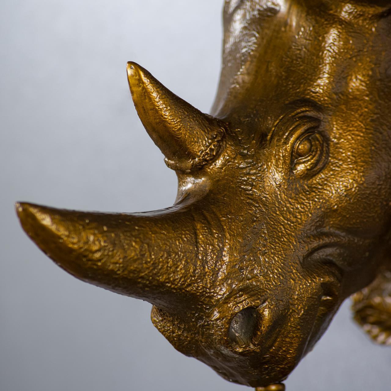 Дополнительная картинка Уличный настенный светильник Favourite Hunt 2033-1W