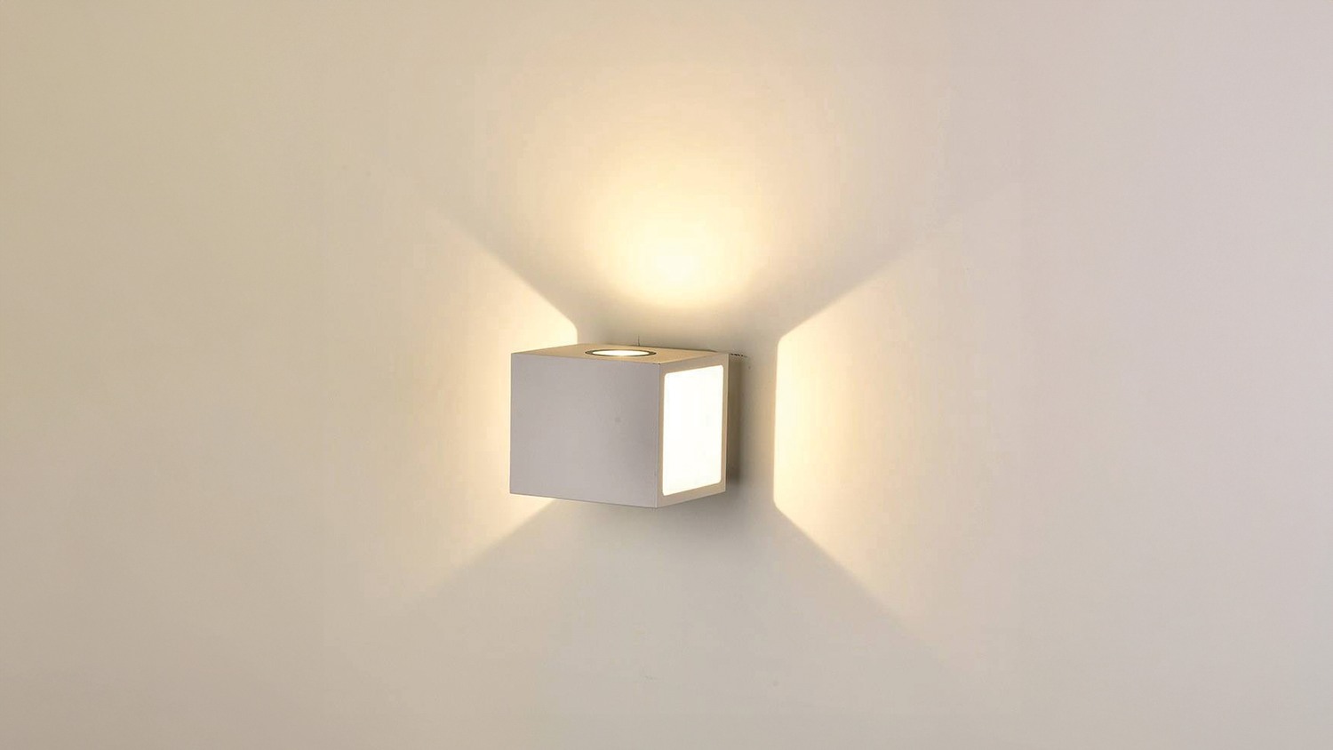 Дополнительная картинка Настенный светильник KUB SWG 2796