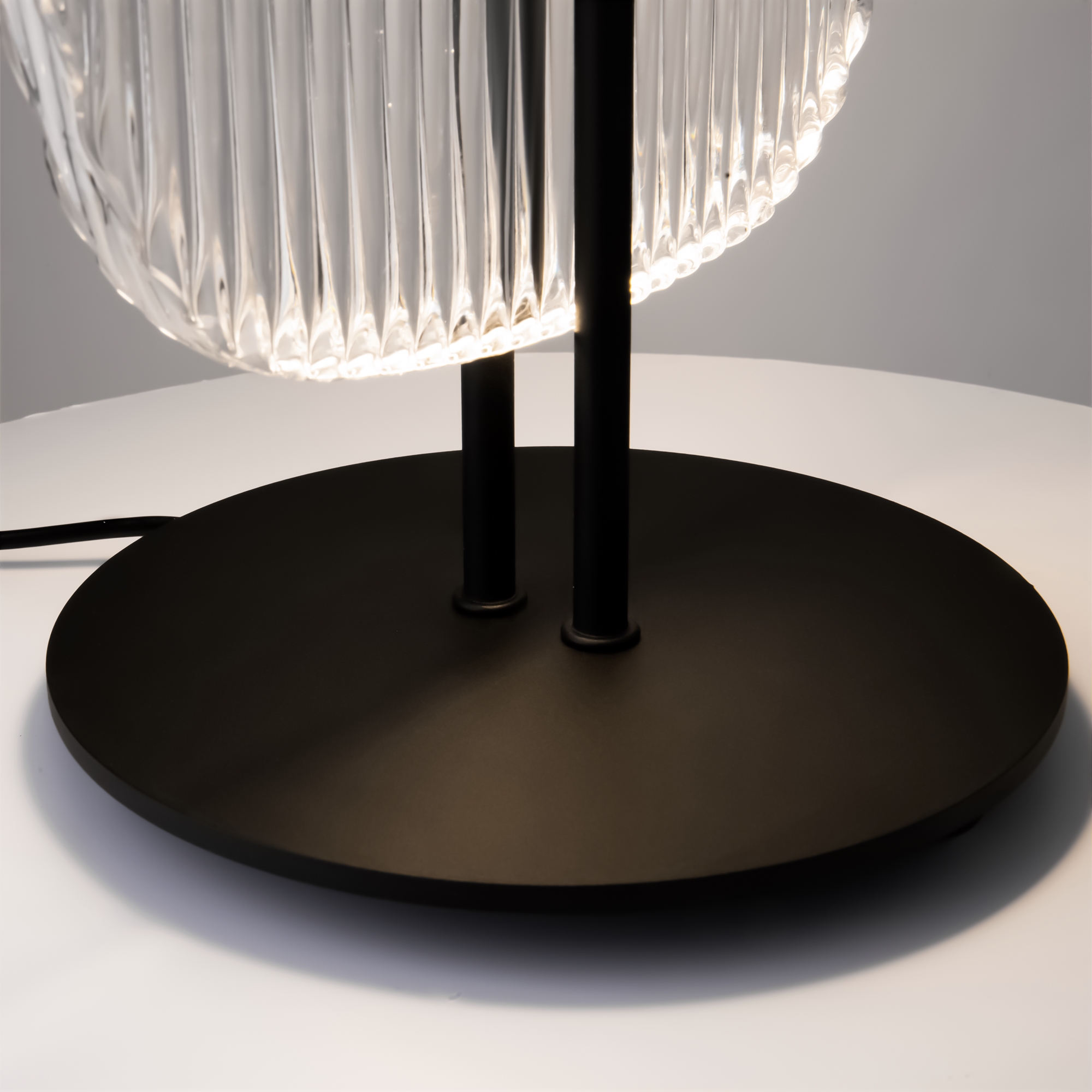 Картинка Настольный светильник Maytoni MOD152TL-L1BK