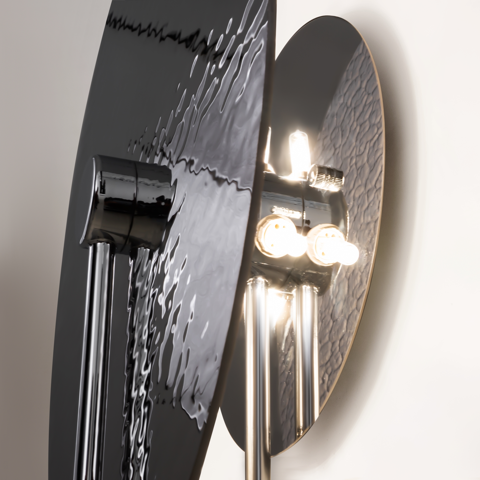 Дополнительная картинка Настенный светильник (бра) Maytoni MOD305WL-03CH