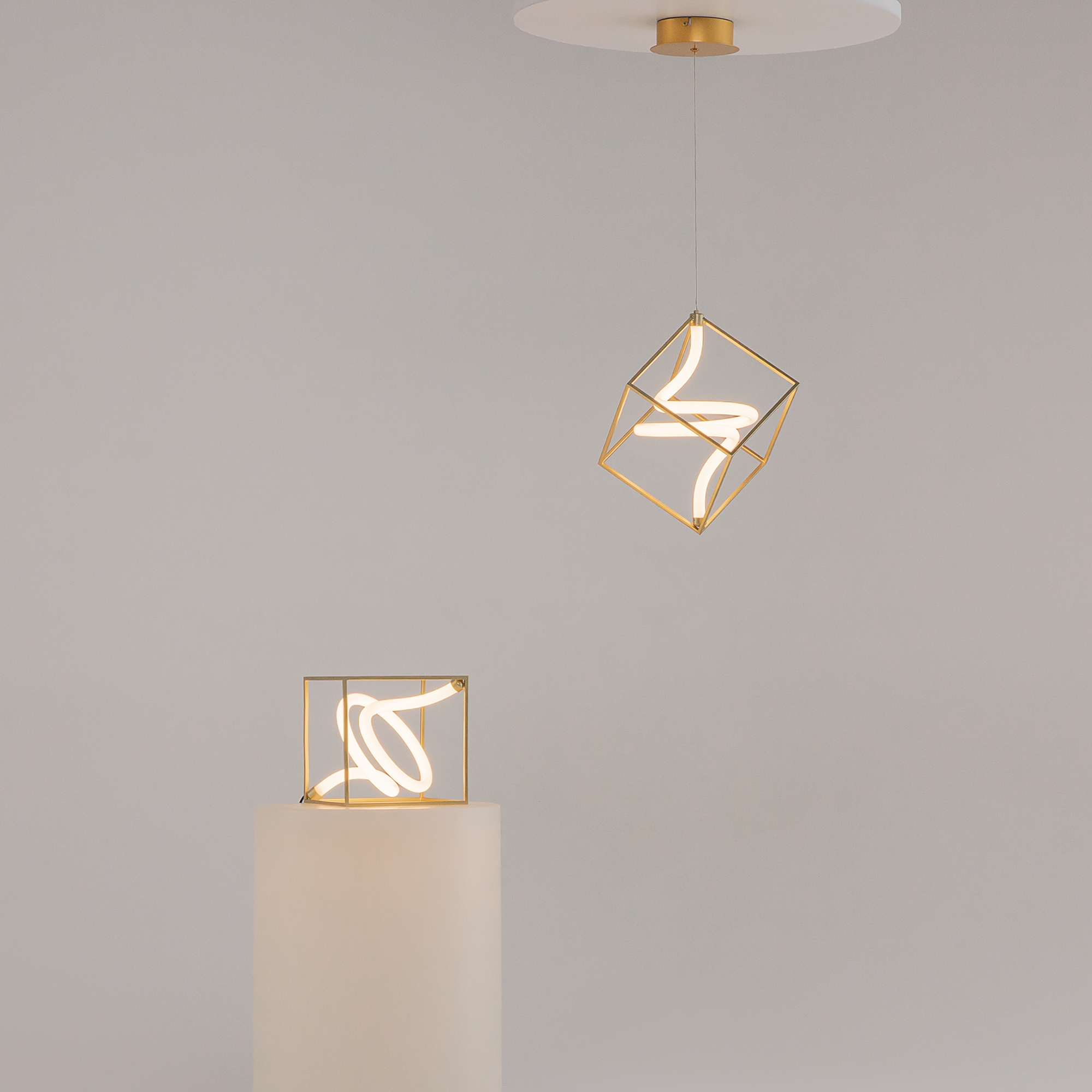 Картинка Настольный светильник Maytoni MOD345TL-L11BS3K