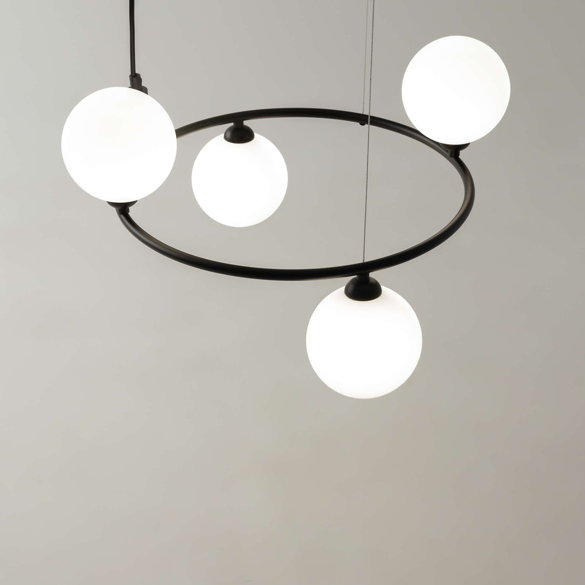 Дополнительная картинка Подвесная люстра Maytoni Ring MOD013PL-04B