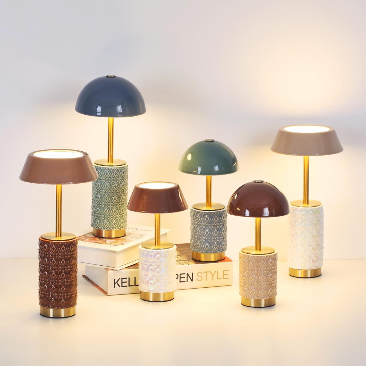 Картинка 5453/8TLA Odeon Light Настольная лампа беспроводная LULU