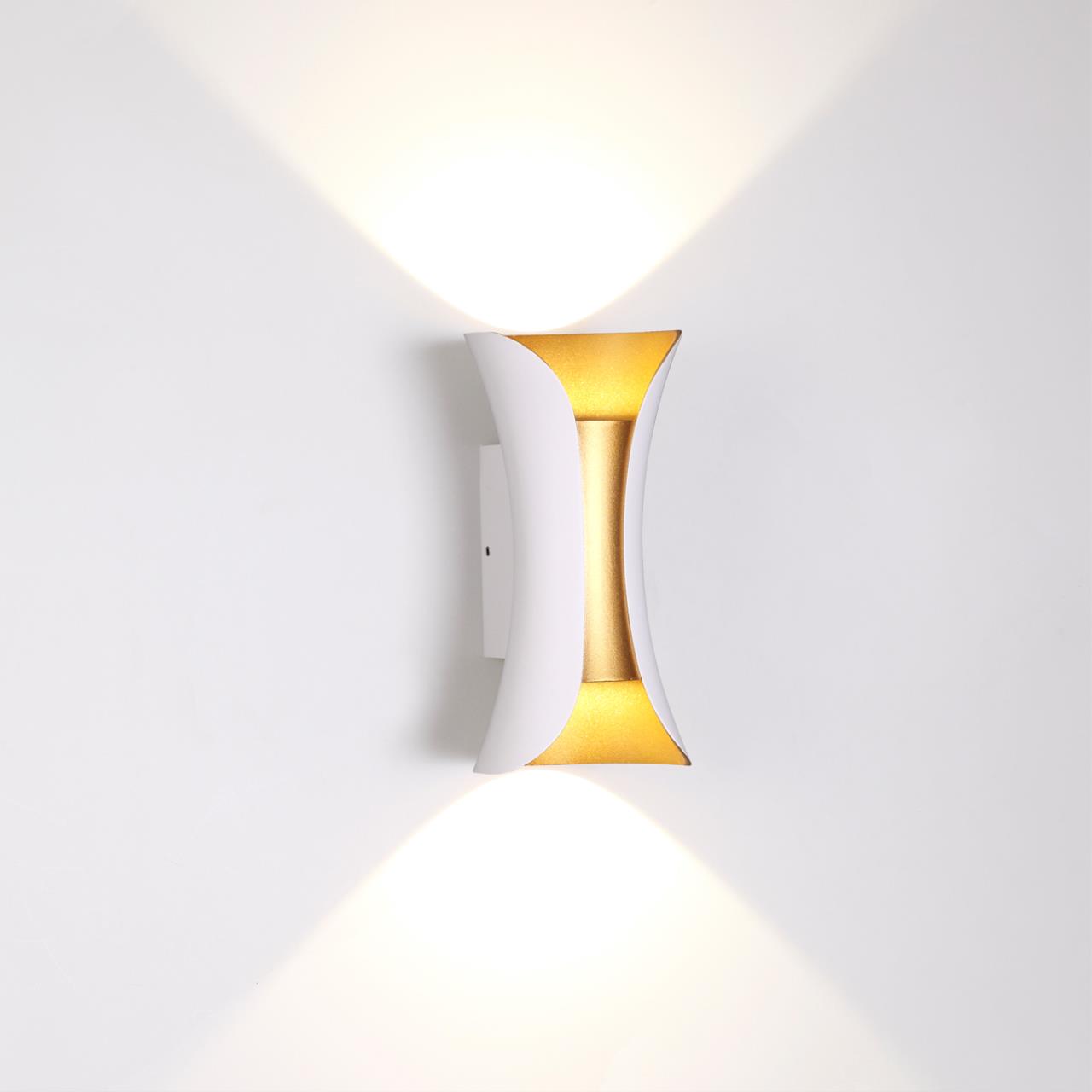 Картинка Уличный настенный светодиодный светильник Odeon Light Hightech Krista 3886/6WG