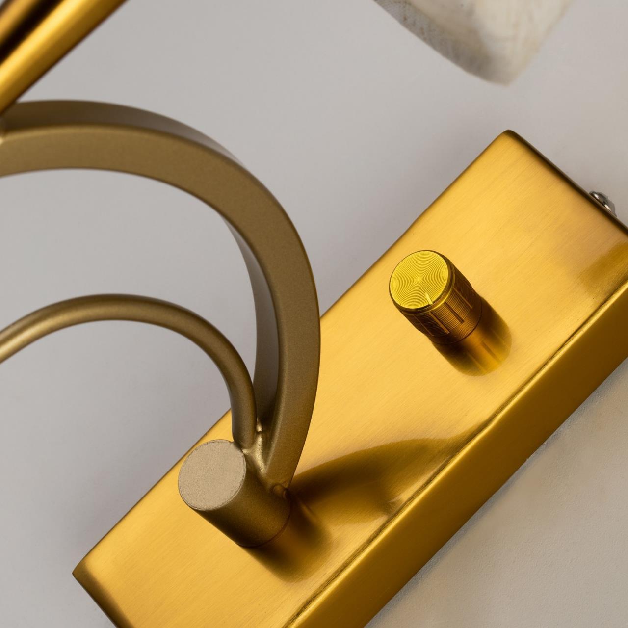 Картинка Бра Favourite Luca 2703-1W