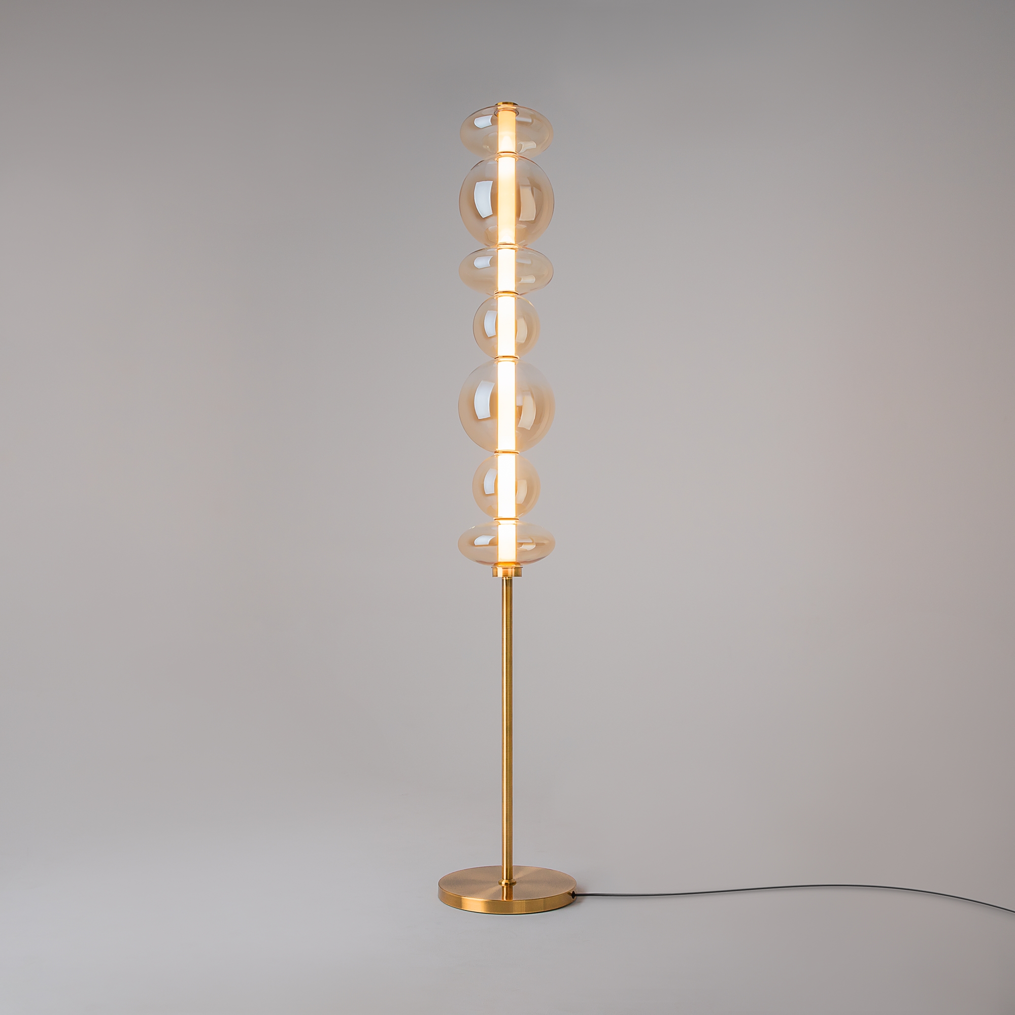 Картинка Напольный светильник (торшер) Maytoni MOD307FL-L40BS3K