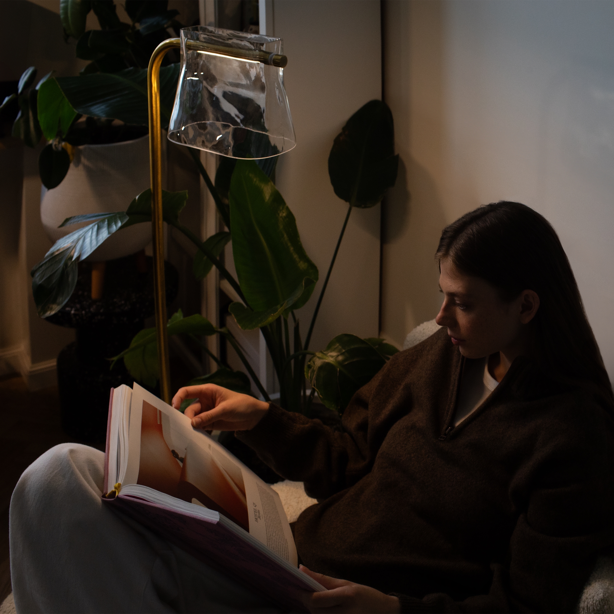 Картинка Напольный светильник (торшер) Maytoni MOD170FL-L8BS3K