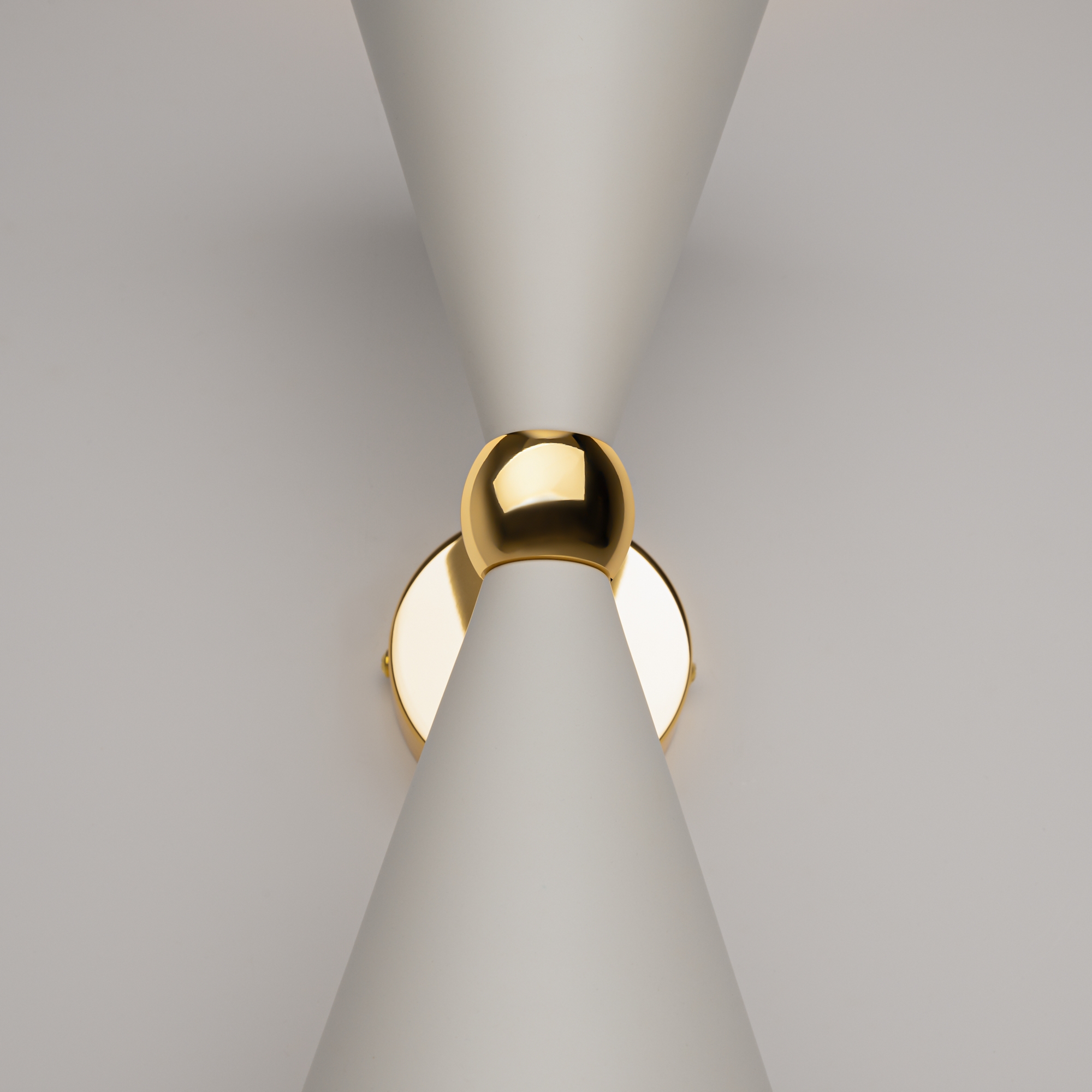 Дополнительная картинка Бра Maytoni MOD108WL-02WG