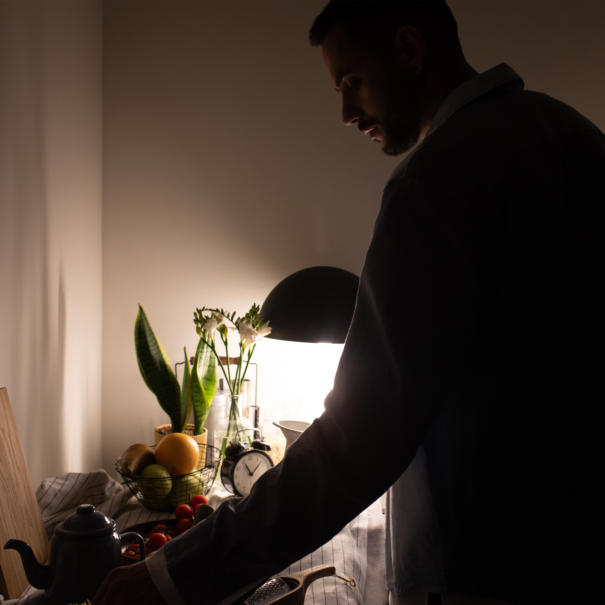 Дополнительная картинка Настольная лампа Maytoni Z012TL-L8B3K