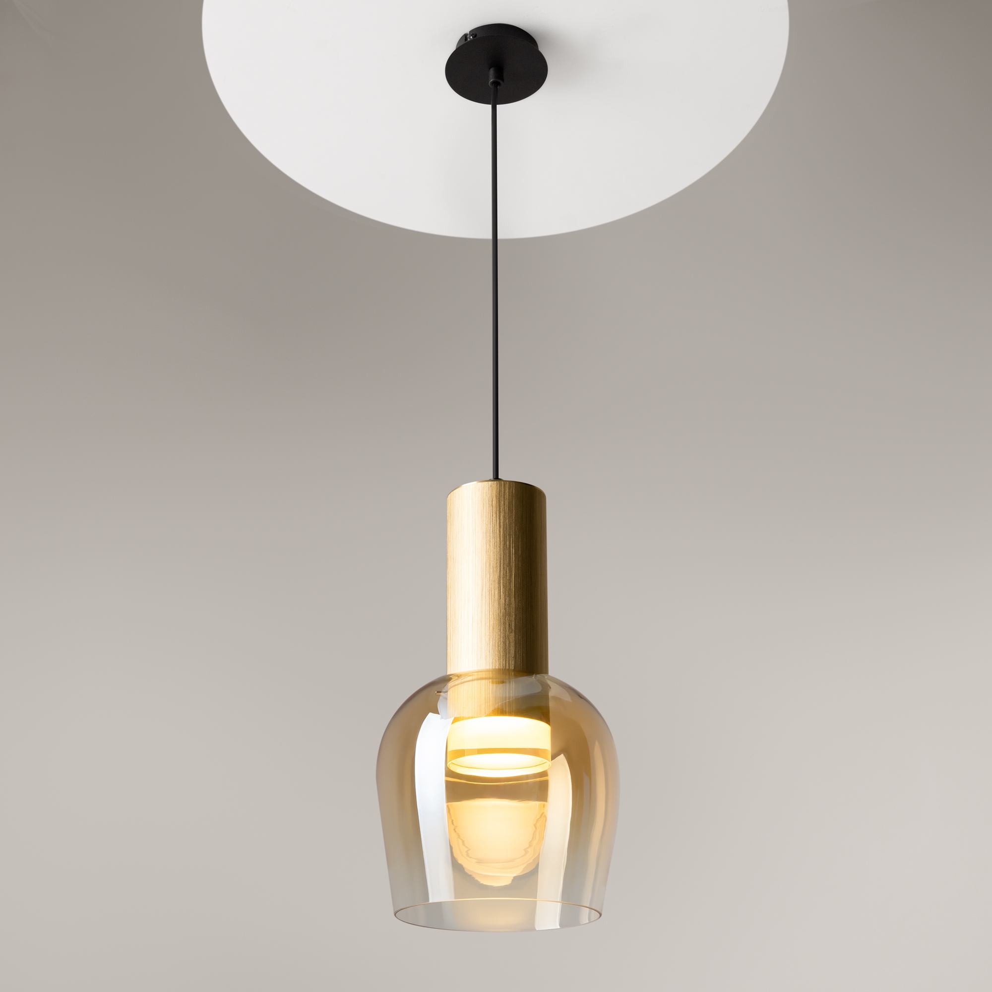 Дополнительная картинка Подвесной светильник Maytoni MOD414PL-L7G3K