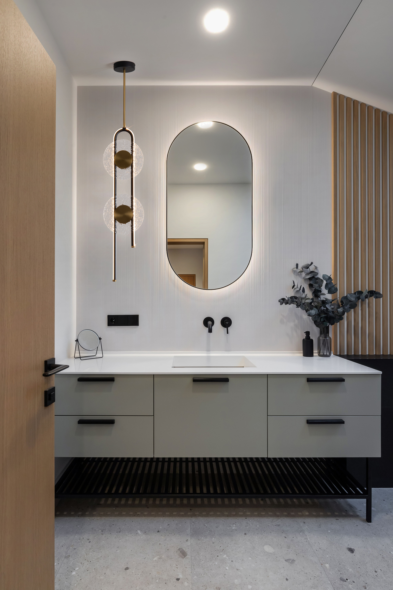 Дополнительная картинка Подвесной светильник Freya FR6173PL-L18B