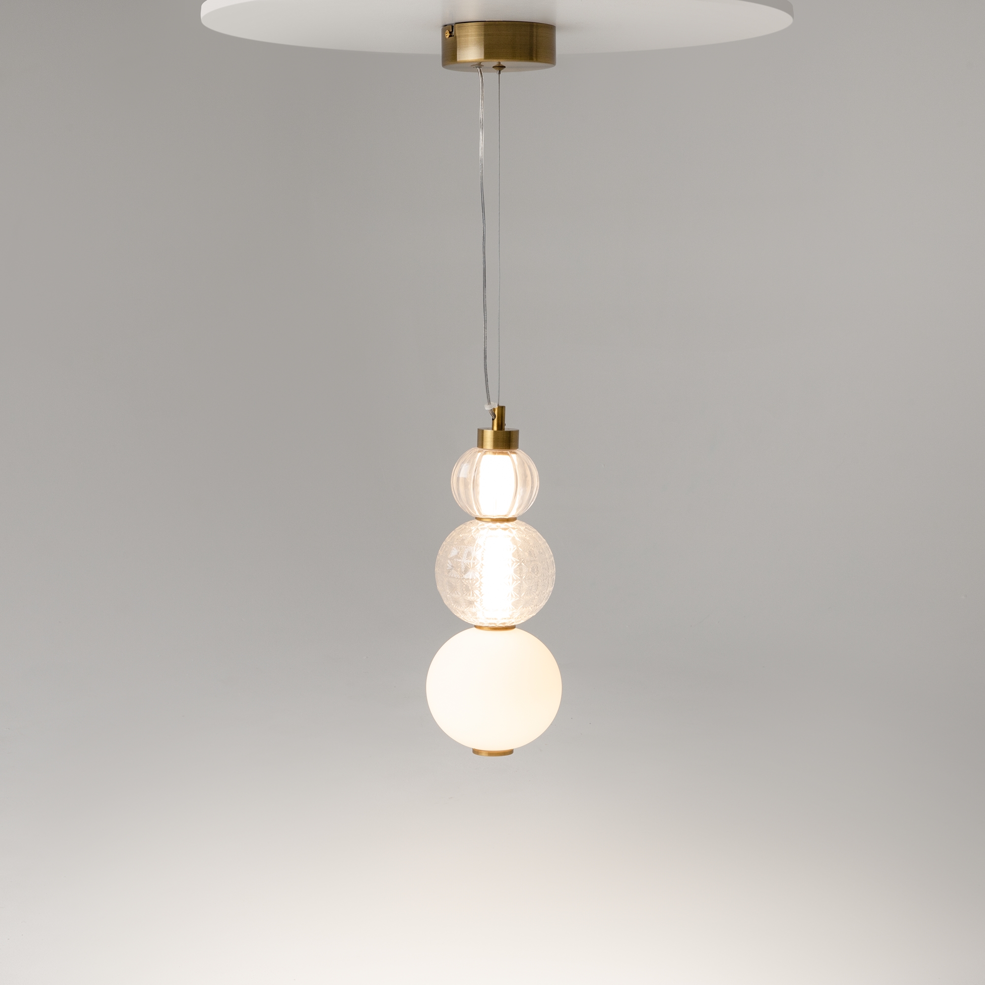 Дополнительная картинка Подвесной светильник Maytoni P069PL-L16G3K