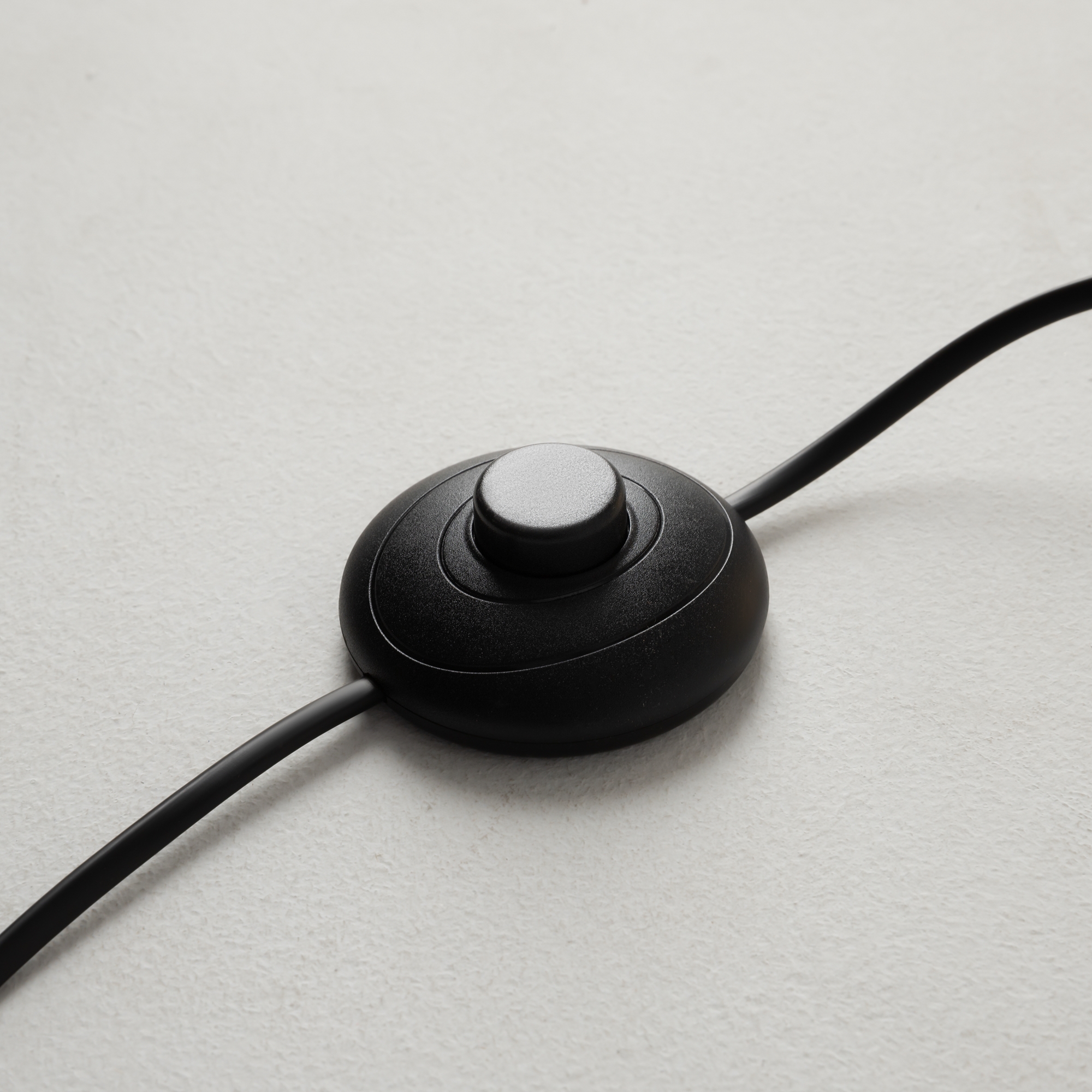 Картинка Напольный светильник (торшер) Maytoni MOD427FL-L20B3K