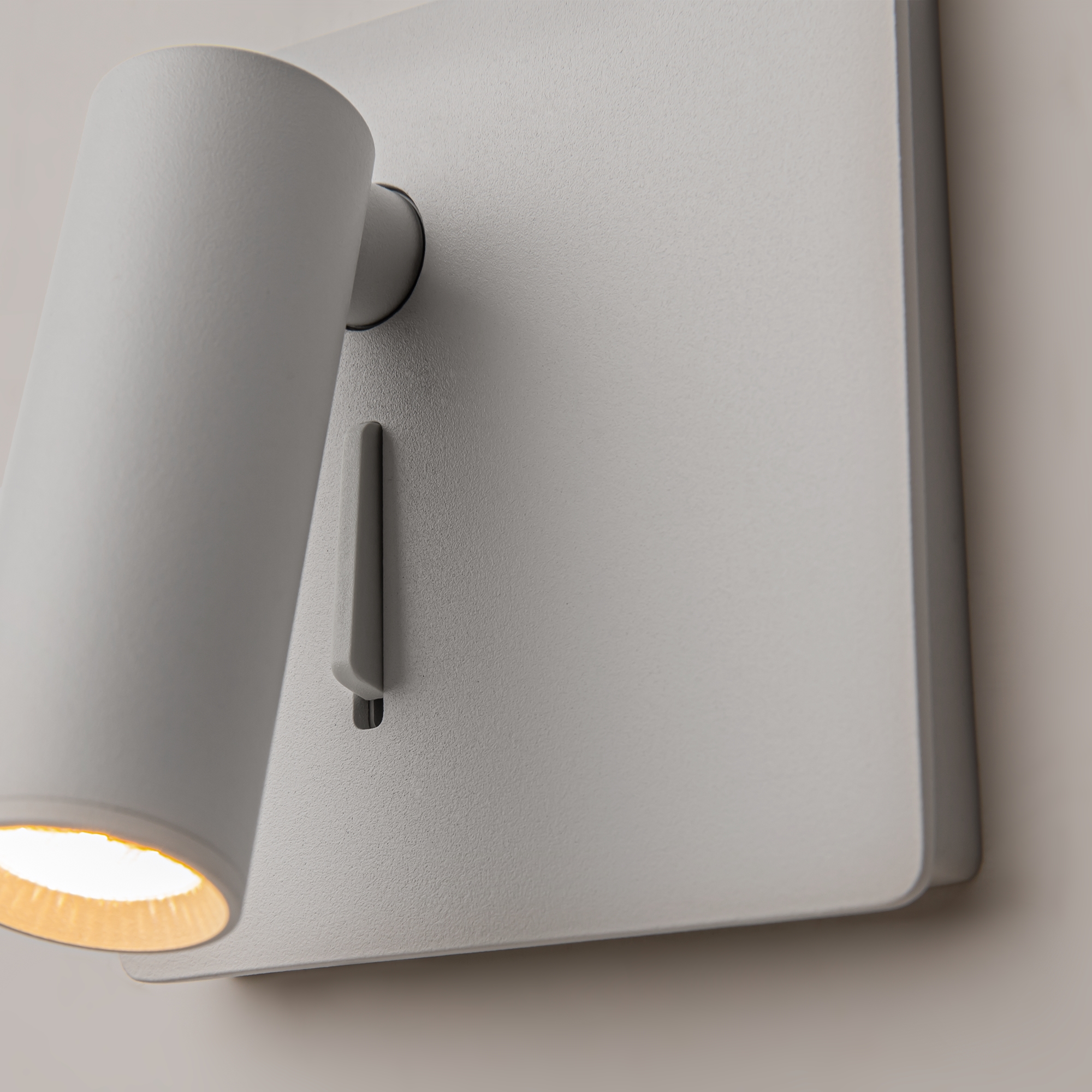 Дополнительная картинка Бра Maytoni Mirax C040WL-L3W3K