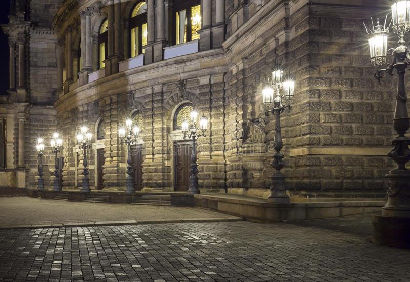 Уличные фонари в Дрездене.jpg