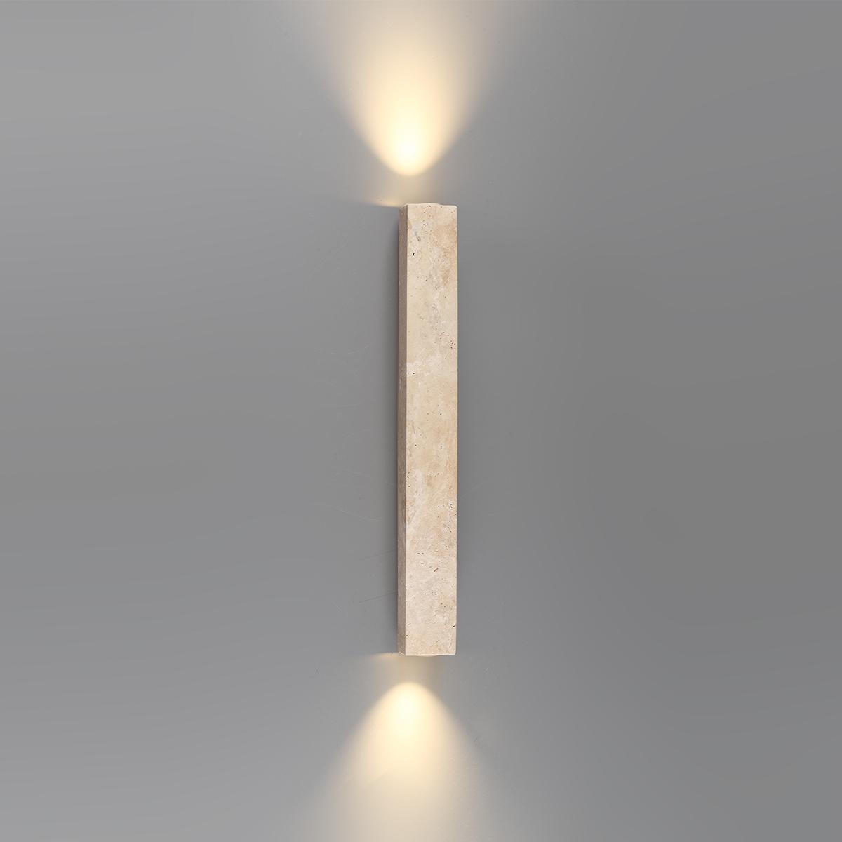 Светильник из травертина