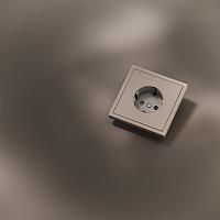 Накладка для розетки с заземлением и защитными шторками, S70 Metal (платина) 